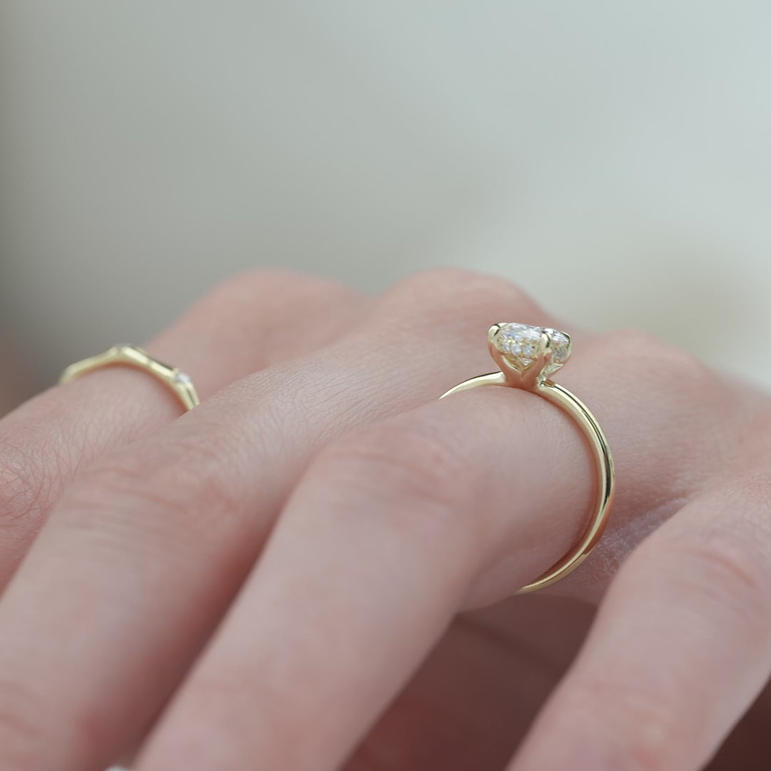 The Sydney Oval Lab Diamond Moissanite Engagement Ring