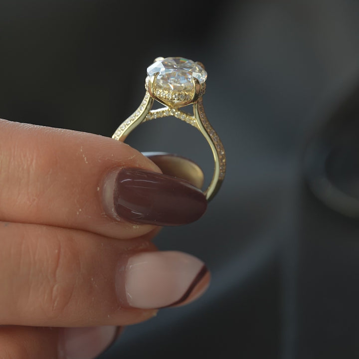 The Kaira Oval Lab Diamond Moissanite Engagement Ring *Shown with 5 ct #material_gold