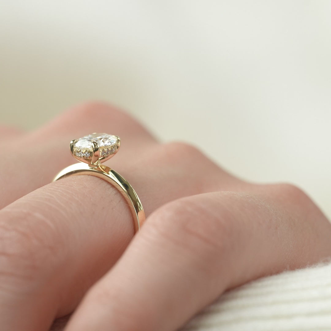 The Razor Liberty Oval Lab Diamond Moissanite Engagement Ring