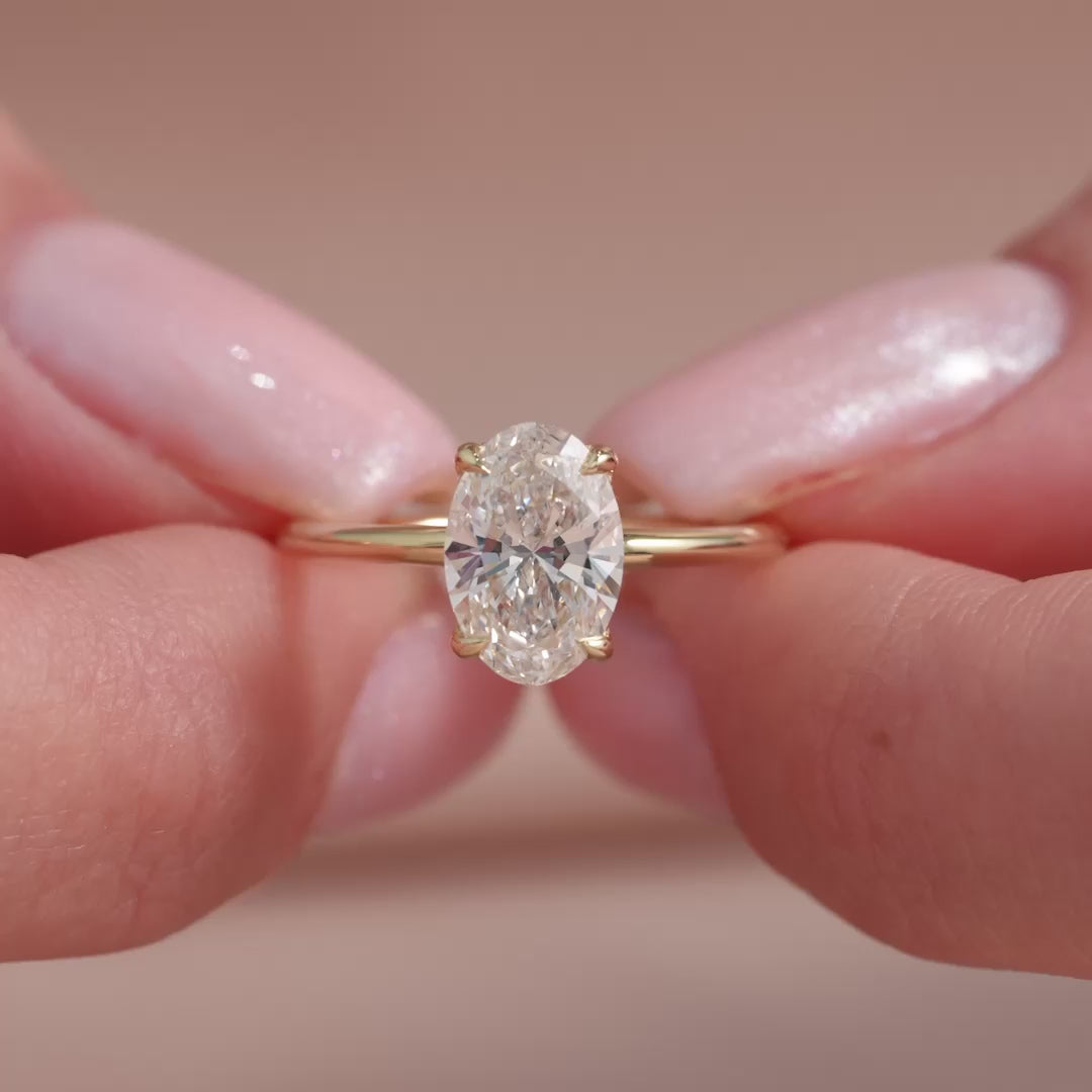 The Sydney Oval Lab Diamond Moissanite Engagement Ring