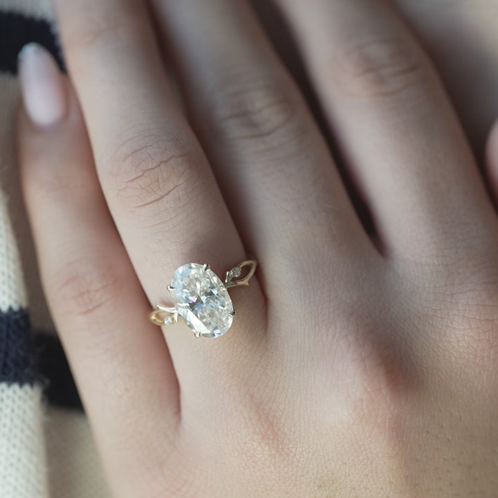 The Razor Liberty Oval Lab Diamond Moissanite Engagement Ring *Shown with 3.5 ct #material_gold