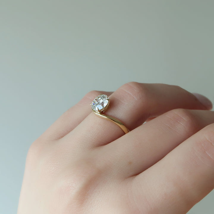 The Brooklyn Round Lab Diamond Moissanite Engagement Ring *Shown with 2.5 ct #material_gold