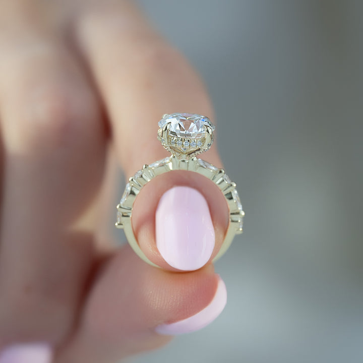 The Lyra Round Lab Diamond Moissanite Engagement Ring *Shown with 2.5 ct #material_gold