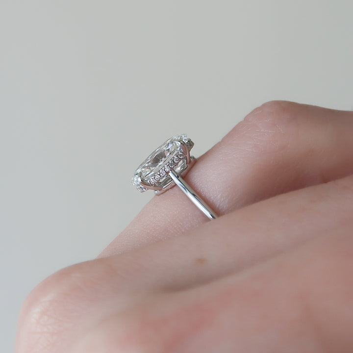 The Mabel Oval Lab Diamond Moissanite Engagement Ring *Shown with 2.5 ct #material_white
