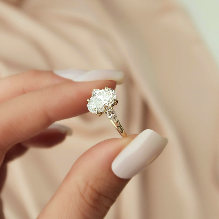 The Pears Leona Oval Lab Diamond Moissanite Engagement Ring *Shown with 2 ct #material_gold