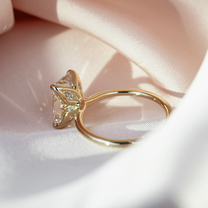 The Rose Set With A Radiant Solitaire Lab Diamond 2 Carat 18K Gold#material_18k-gold