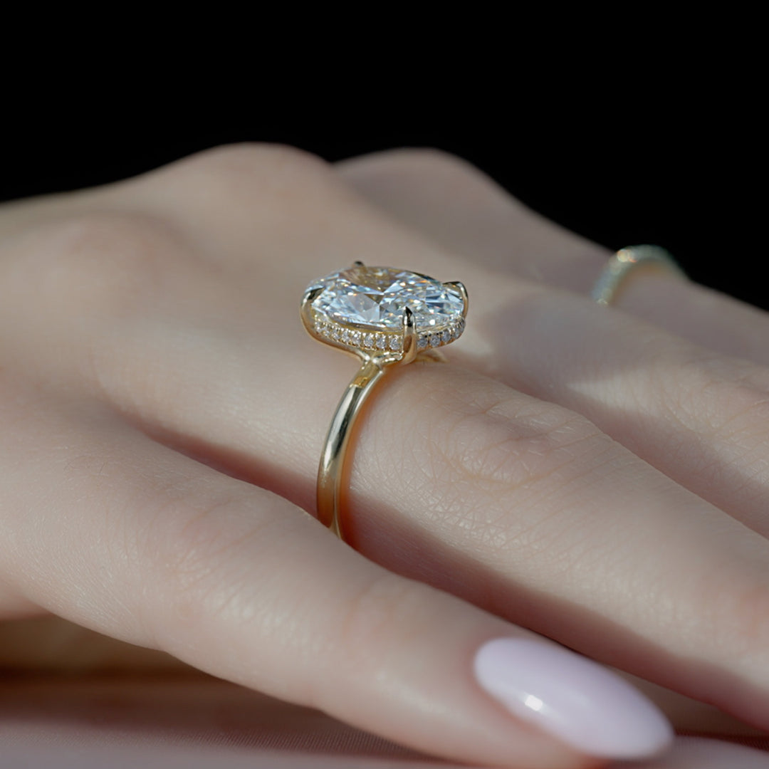 The Sydney Oval Lab Diamond Moissanite Engagement Ring