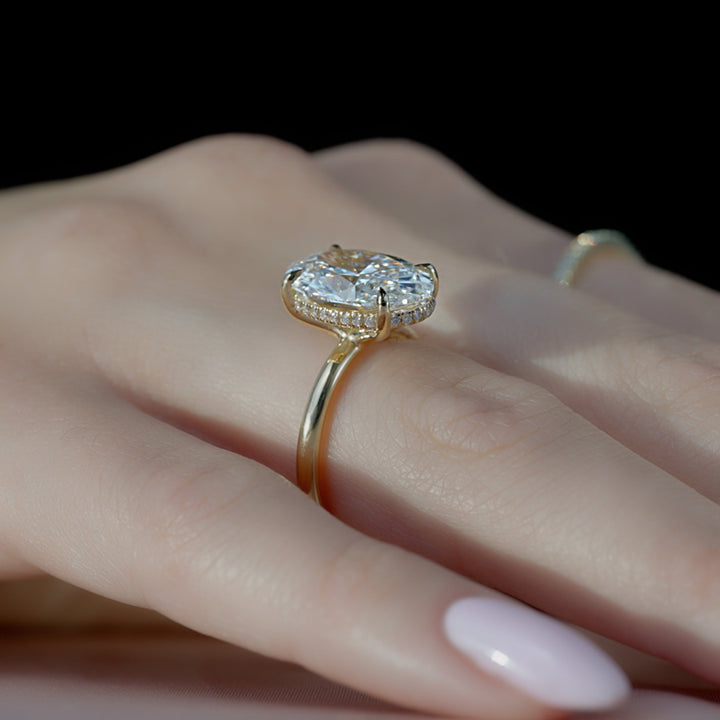 The Sydney Oval Lab Diamond Moissanite Engagement Ring *Shown with 4.5 ct #material_gold