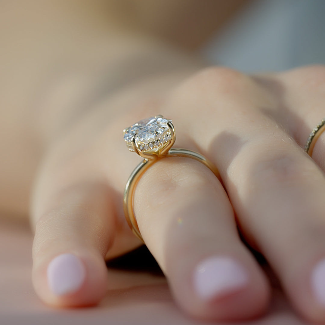 The Sydney Oval Lab Diamond Moissanite Engagement Ring