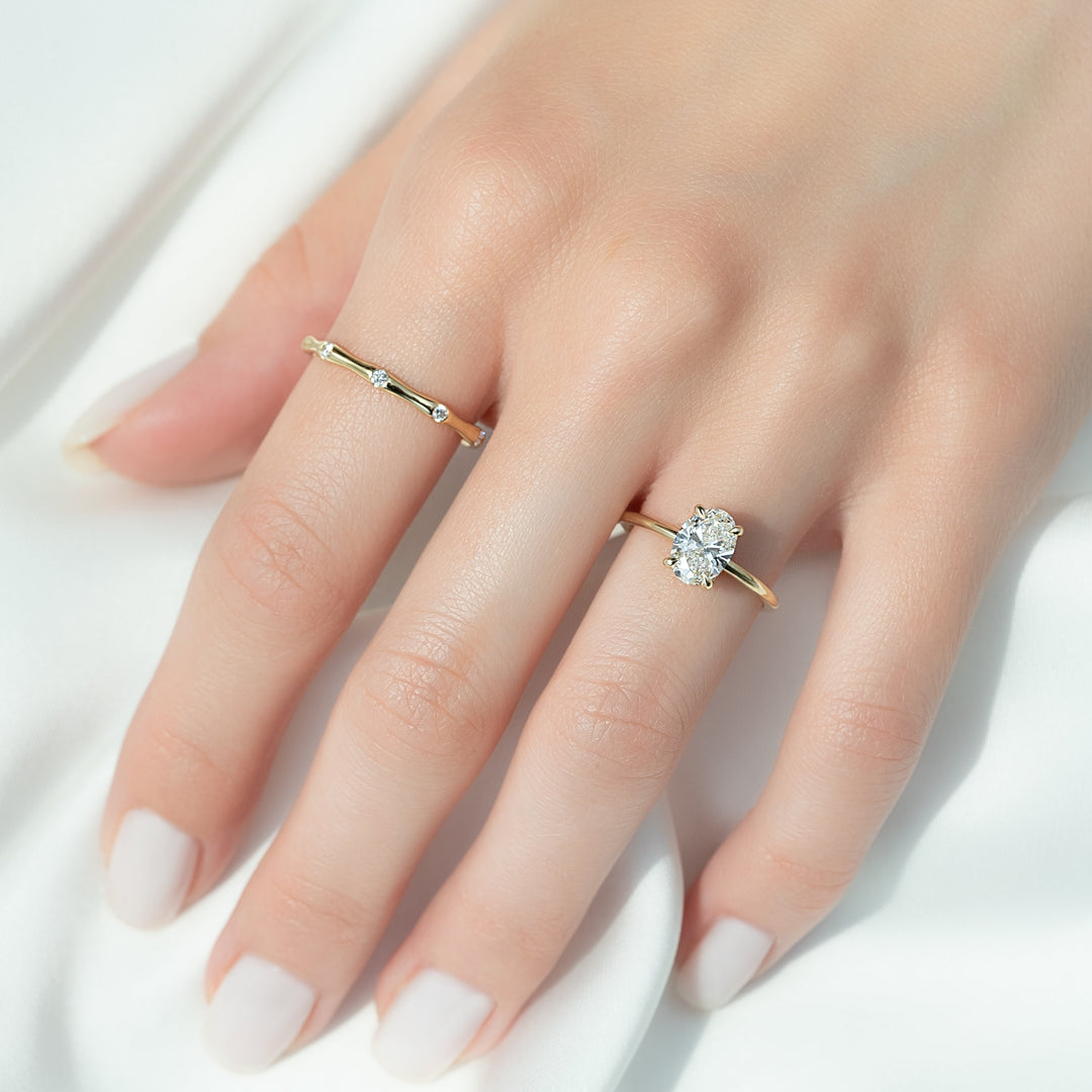 The Sydney Oval Lab Diamond Moissanite Engagement Ring