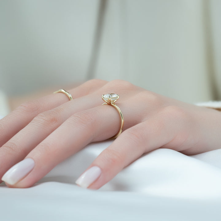 The Sydney Oval Lab Diamond Moissanite Engagement Ring *Shown with 1 ct #material_gold