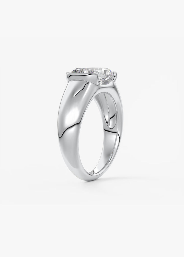 The Lune Horizon Set With A Radiant Lab Diamond #material_white