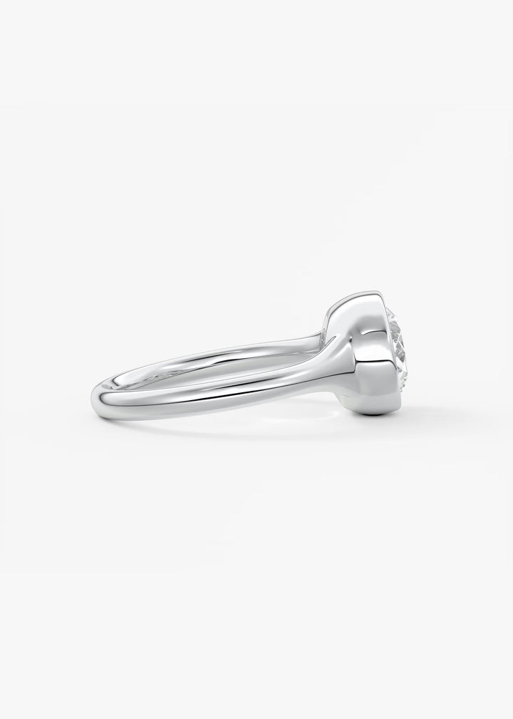 The Aurelia Horizon Set With An Oval Lab Diamond #material_white