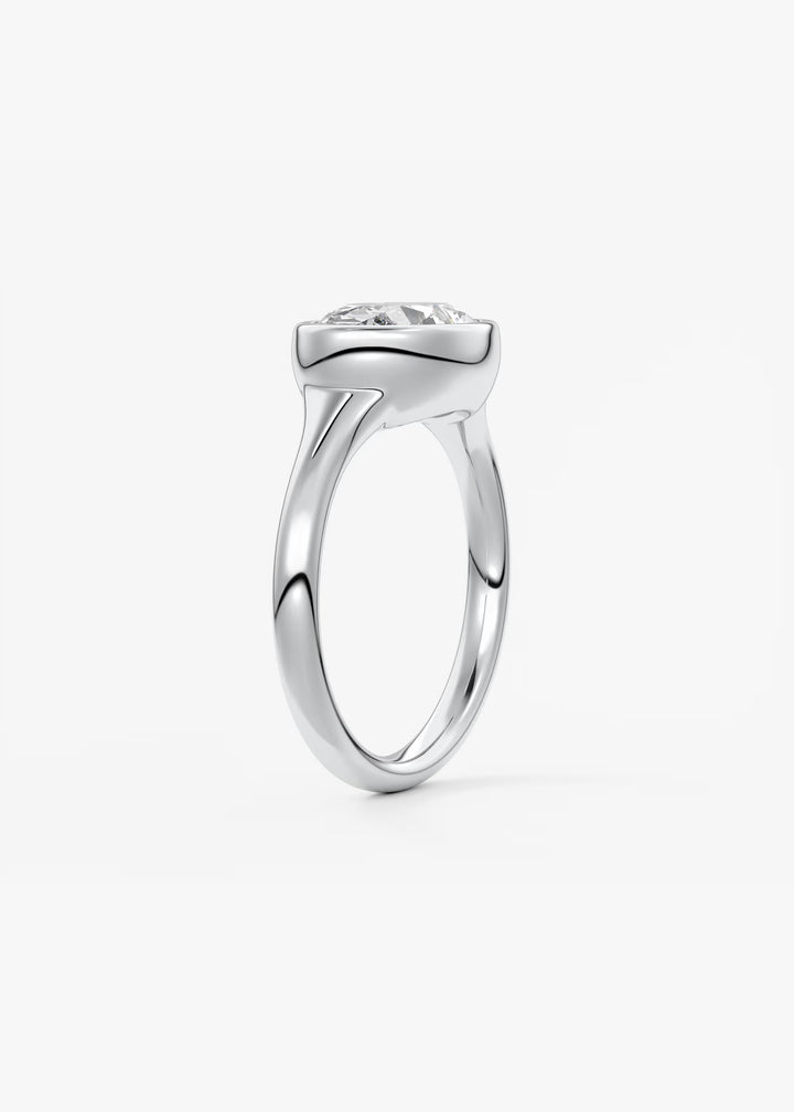 The Aurelia Horizon Set With An Oval Lab Diamond #material_white