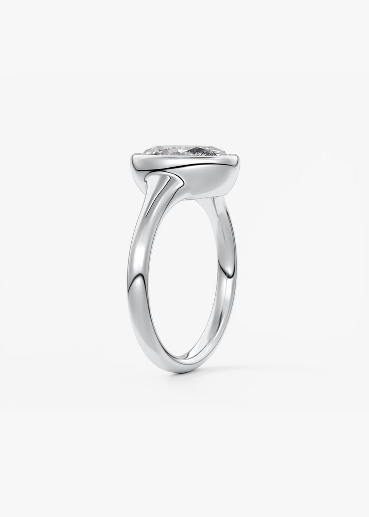 The Aurelia Set With An Oval Lab Diamond #material_white