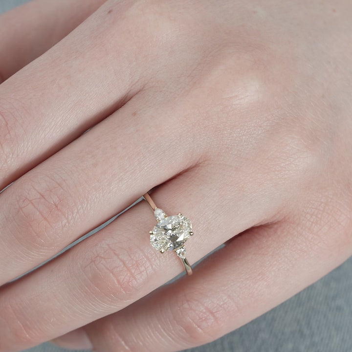 The Pears Leona Oval Lab Diamond Moissanite Engagement Ring *Shown with 2 ct #material_gold