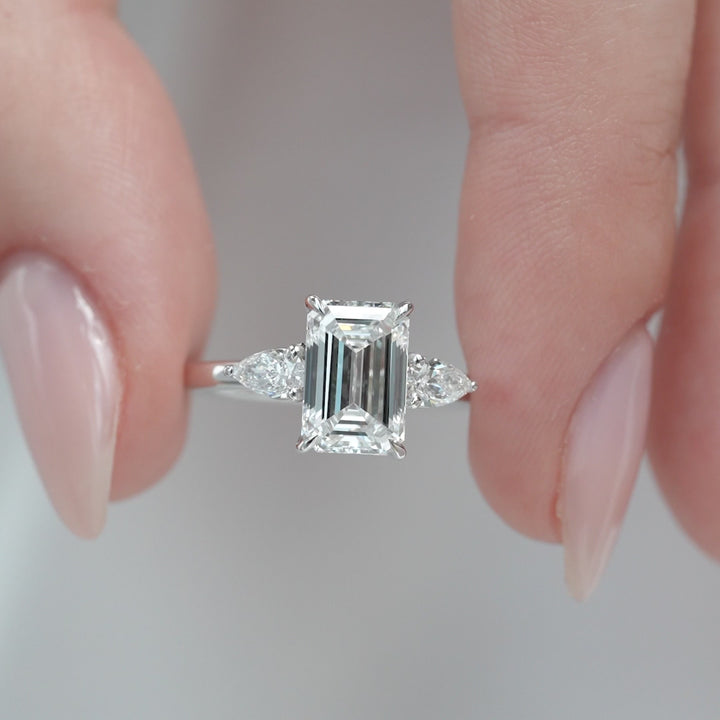 The Lacey Emerald 18k White*2 ct_White Gold#material_18k-white