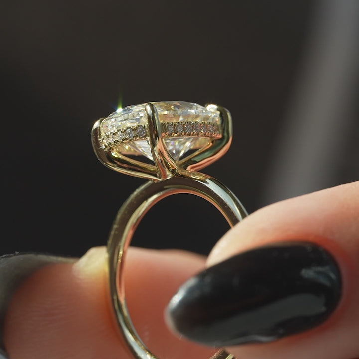 The Liberty Oval Lab Diamond Moissanite Engagement Ring *Shown with 4 ct #material_gold
