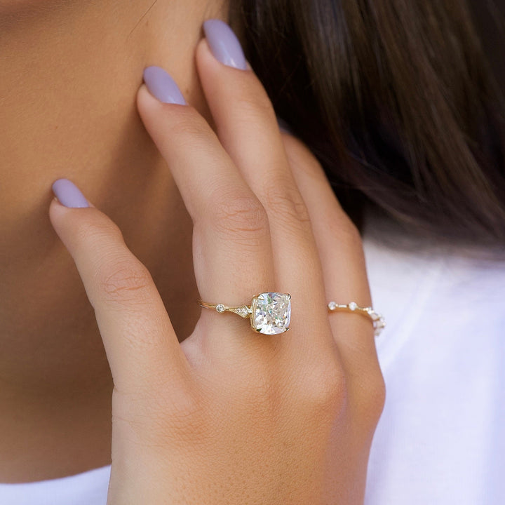 The Angel Set With Cushion Solitaire Moissanite#material_18k-gold