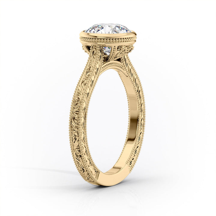 The Bezel Skye Set With A Pear Lab Diamond#material_gold