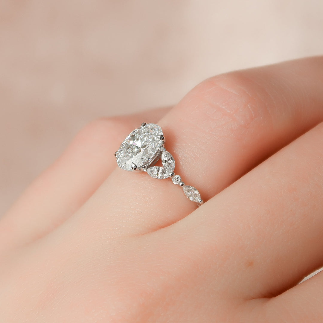 The Cindy Set With Oval Side Stone Moissanite#material_14k-white