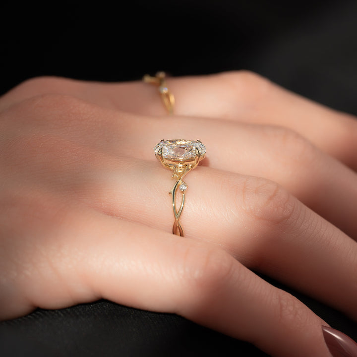 The Coco Oval Lab Diamond Moissanite Engagement Ring *Shown with 2 ct #material_gold