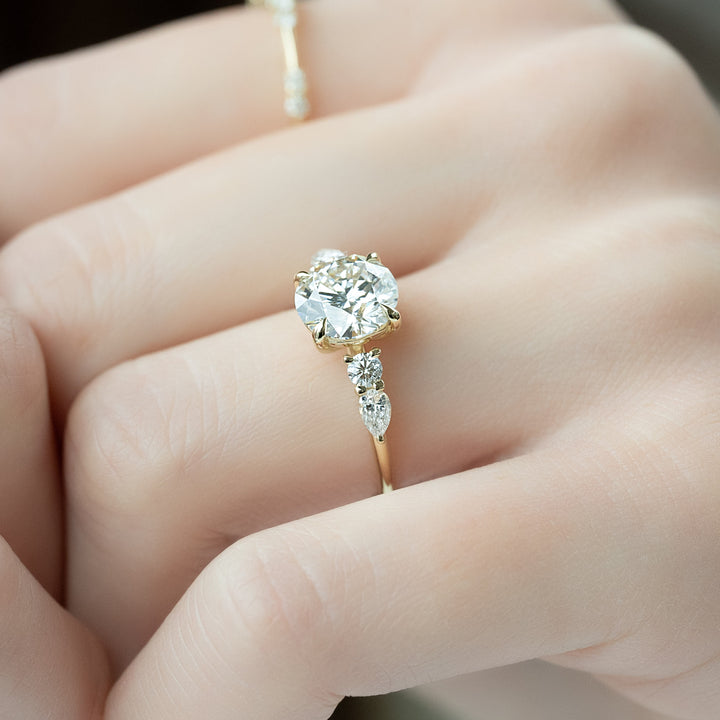 The Dylan Round Lab Diamond Moissanite Engagement Ring *Shown with 2 ct #material_gold