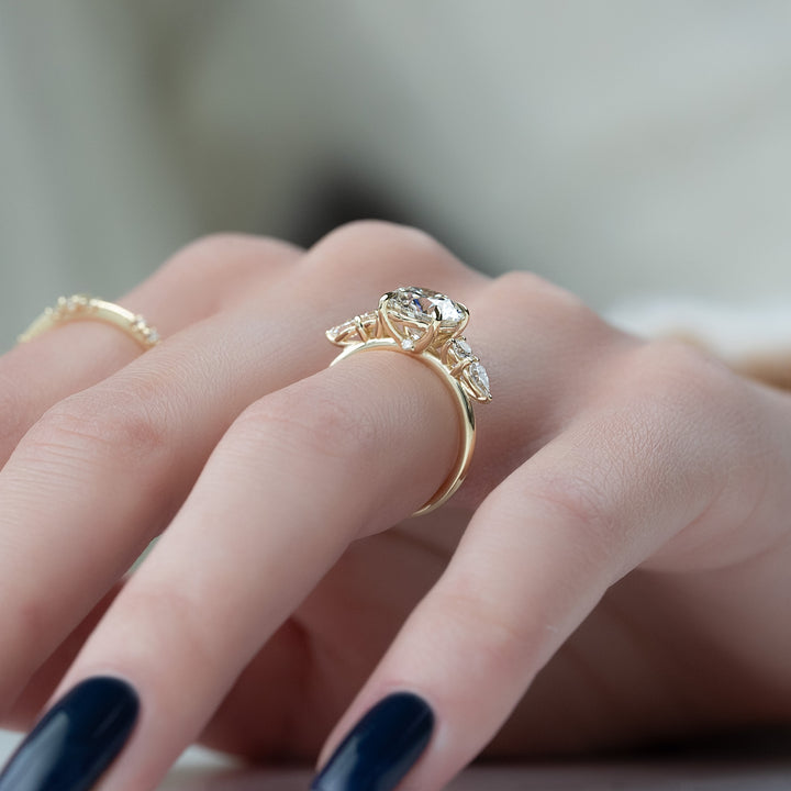 The Dylan Round Lab Diamond Moissanite Engagement Ring *Shown with 2 ct #material_gold