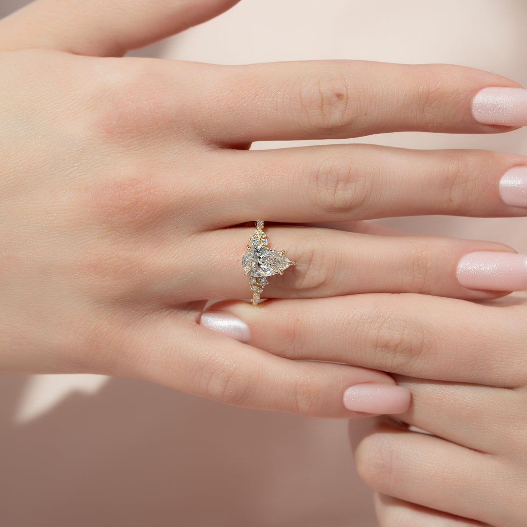The Emery Set With A Pear Lab Diamond#material_gold