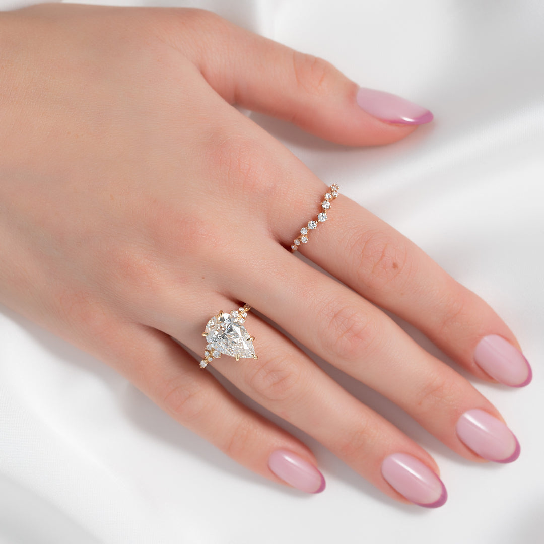 The Emery Set With A Pear Lab Diamond#material_gold
