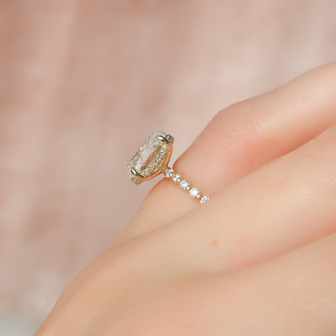 The Kimora Set With Oval Side Stone Moissanite#material_14k-gold