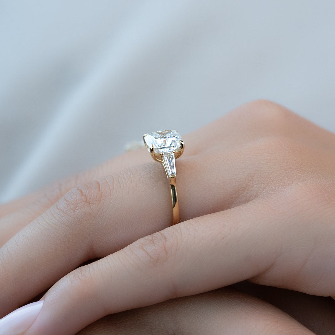 The Leona Set With Cushion Solitaire Lab Diamond 2.5 Carat 14K Gold#material_14k-gold