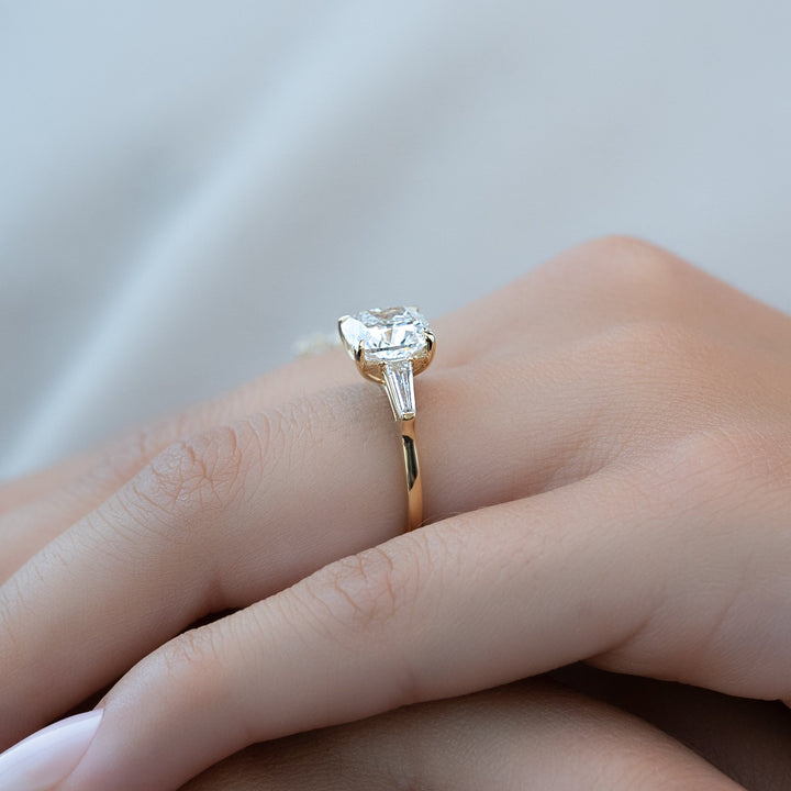 The Leona Set With Cushion Solitaire Lab Diamond 2.5 Carat 14K Gold#material_14k-gold