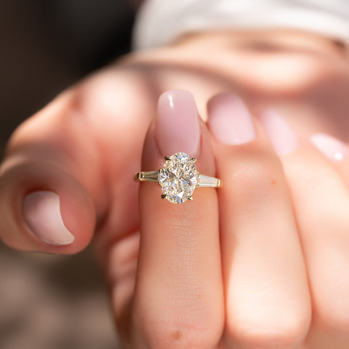 The Leona Oval Lab Diamond Moissanite Engagement Ring *Shown with 2 ct #material_gold