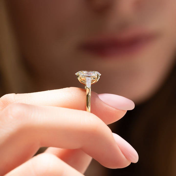 The Leona Oval Lab Diamond Moissanite Engagement Ring *Shown with 2 ct #material_gold