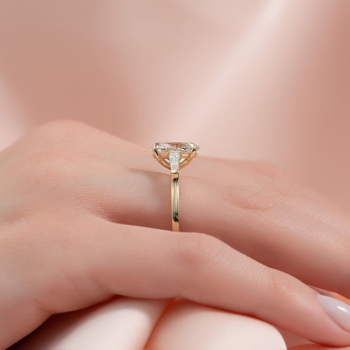 The Leona Oval Lab Diamond Moissanite Engagement Ring *Shown with 2.5 ct #material_gold