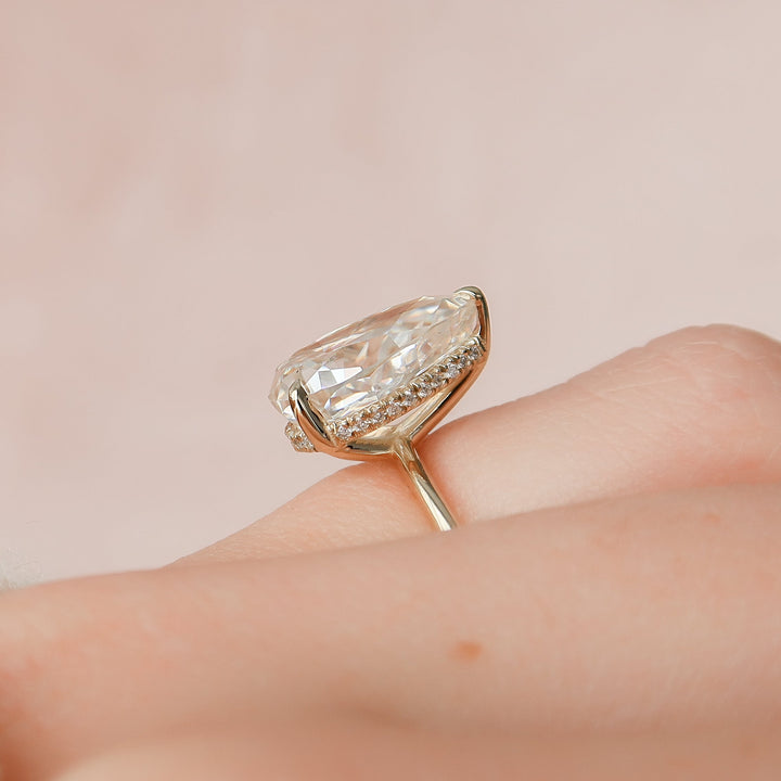 The Liberty Set With Pear Solitaire Lab Diamond 3 Carat 18K Gold#material_18k-gold