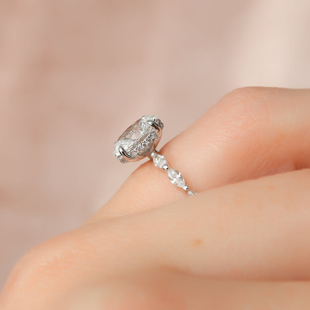 The Linda Set With Oval Side Stone Moissanite#material_18k-white