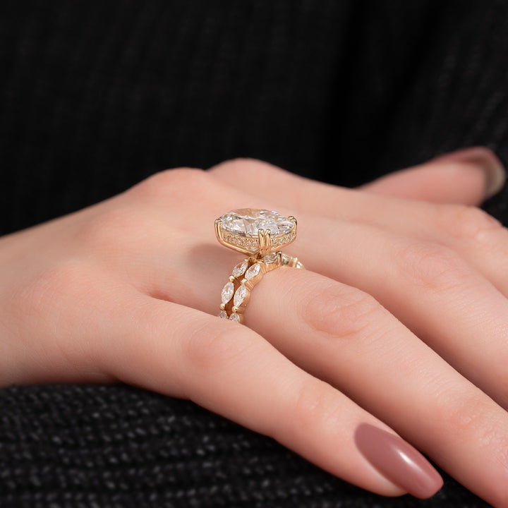 The Linda Oval Lab Diamond Moissanite Engagement Ring *Shown with 5 ct #material_gold