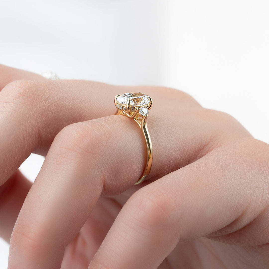 The Lucy Set With Oval Side Stone Lab Diamond 2.5 Carat 14K Gold#material_14k-gold