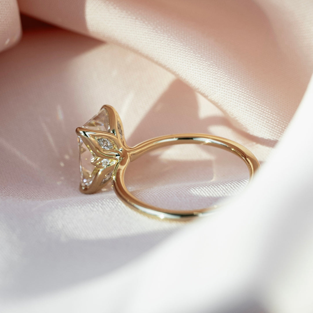 The Luisa Set With A Radiant Solitaire Moissanite 2 Carat 18K Gold#material_18k-gold