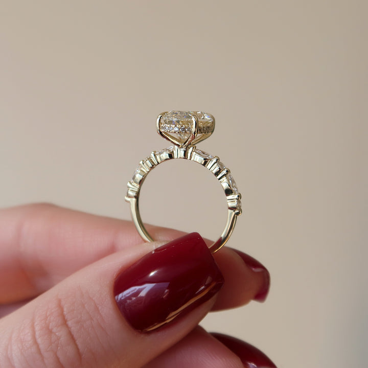 The Lyra Oval Lab Diamond Moissanite Engagement Ring *Shown with 3.5 ct #material_gold