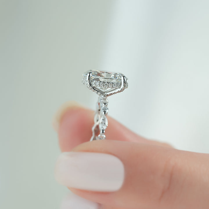 The Lyra Oval Lab Diamond Moissanite Engagement Ring *Shown with 2.5 ct #material_white