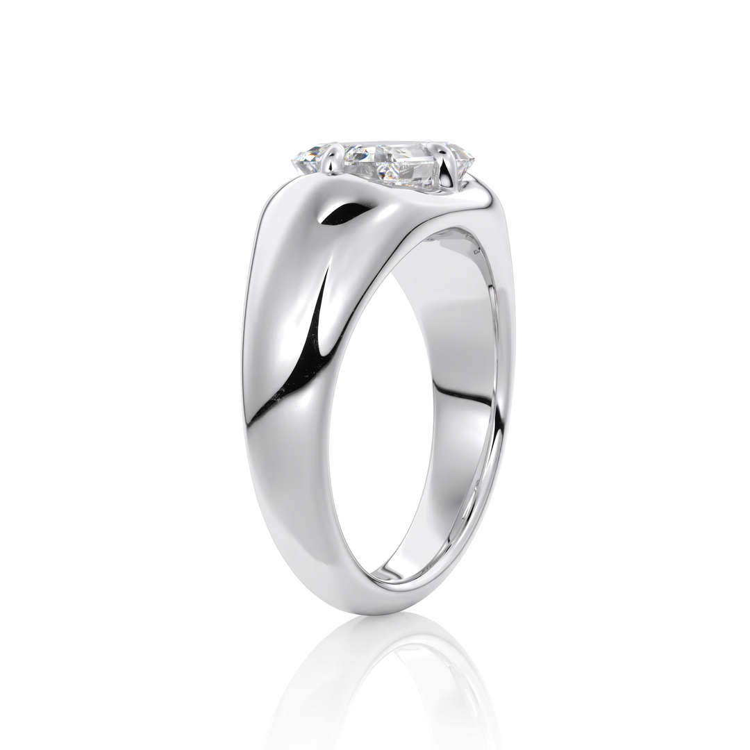 The Manon Set With An Emerald Lab Diamond #material_white