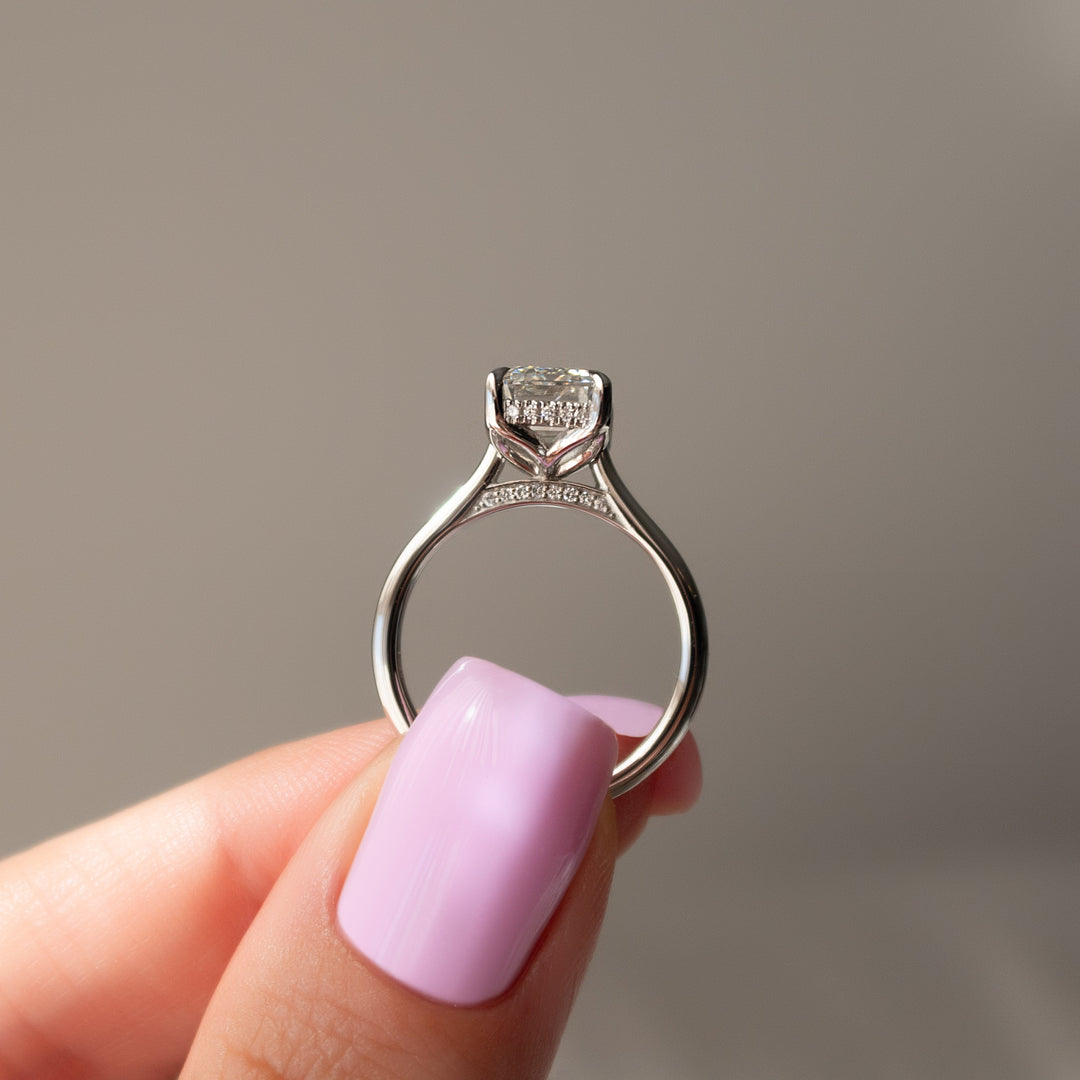 The Maren Set With An Emerald Lab Diamond#material_white