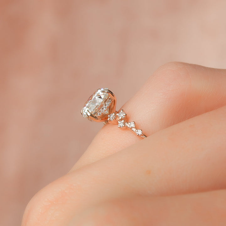 The Mona Set With Round Side Stone Moissanite#material_18k-rose