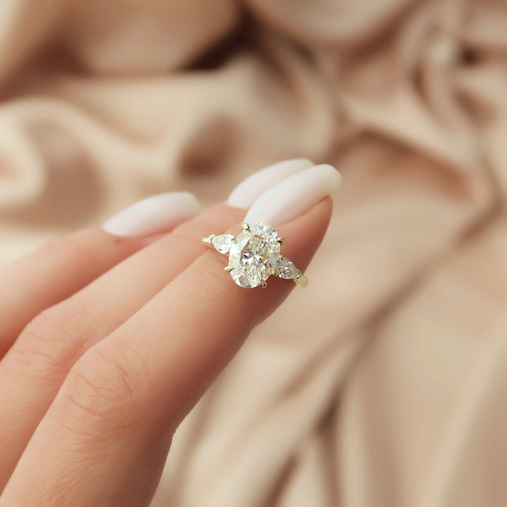 The Pears Leona Oval Lab Diamond Moissanite Engagement Ring *Shown with 2 ct #material_gold