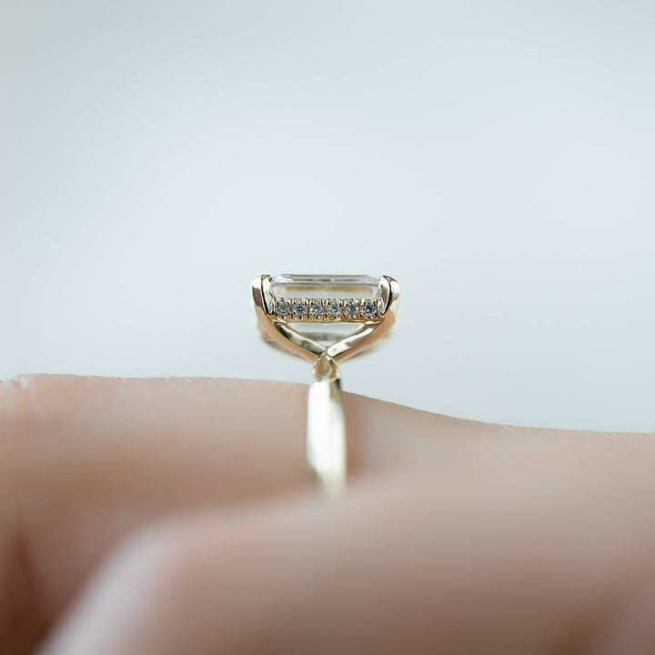 The Razor Liberty Emerald Lab Diamond Moissanite Engagement Ring *Shown with 2 ct #material_gold