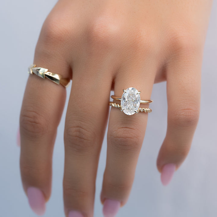 The Razor Liberty Oval Lab Diamond Moissanite Engagement Ring *Shown with 4 ct #material_gold