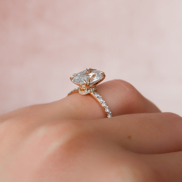 The Sia Set With Oval Pave Lab Diamond 2.5 Carat 18K Rose#material_18k-rose